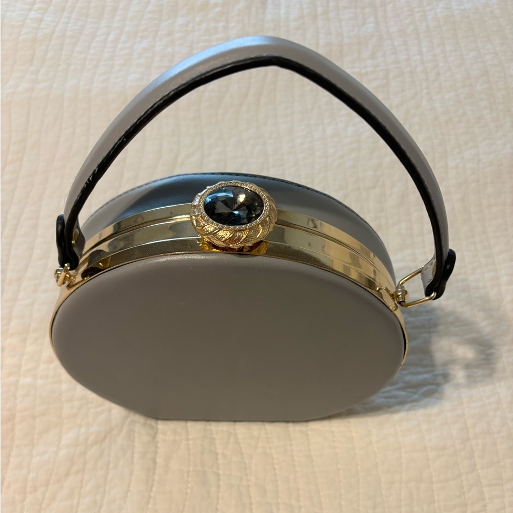 Grey hand or shoulder bag